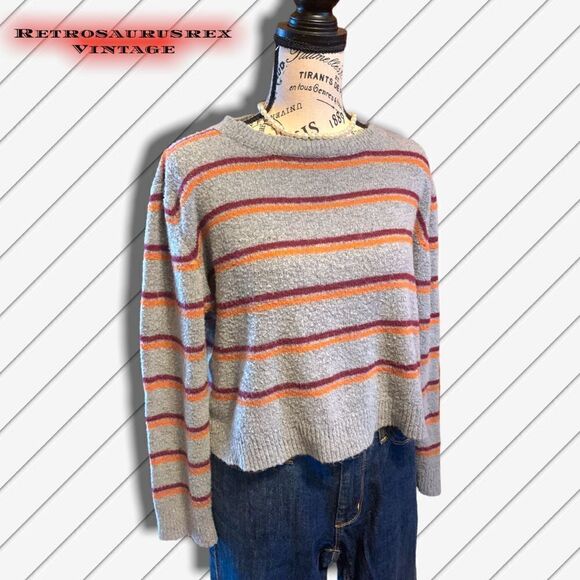 RETRO Sweater - Picture 2 of 6